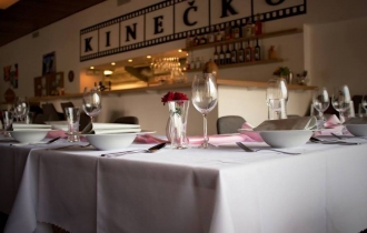 rodinná oslava v bistre